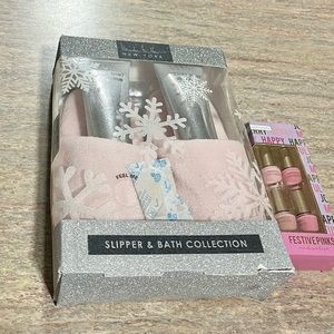 NIB Nicole Miller Slipoer and Bath Collection w/ Festive pink mail polish set